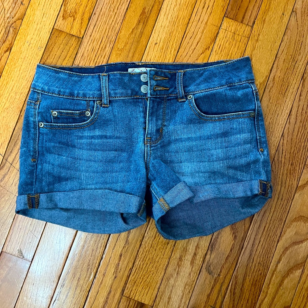 So lt wash denim shorts Size 5